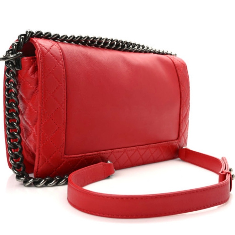 CHANEL Red Quilted Crossbody Bag with Chain Strap - Picture 2 of 16